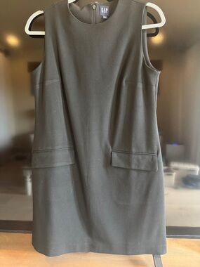 GAP Black Sleeveless Mini Shift Dress with Front Flap Pockets lined NEW S